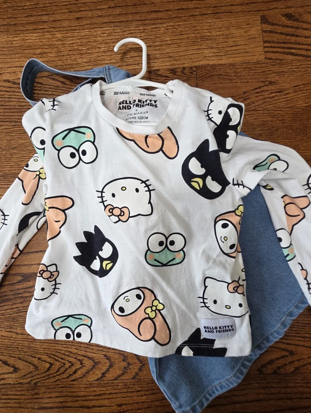 Hello Kitty 2 piece overall dress set size 6-7yr like new